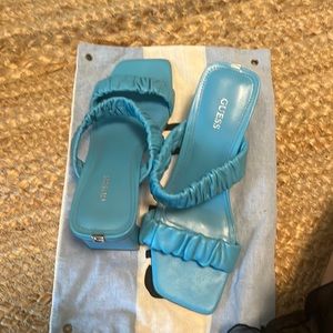 Guess blue sandal